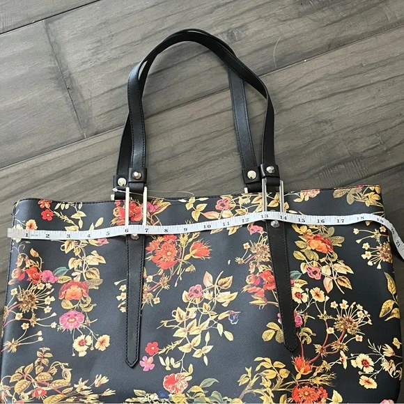 Disney AliceThrough the Looking Glass Collection Coleen Atwood Tote - Picture 9 of 10